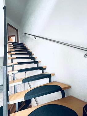 Foto - 3 Zimmer Dachgeschoßwohnung in Straßenhaus