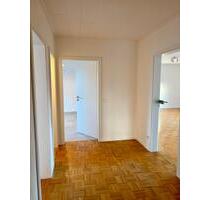 Großzügige 4-Zimmer-Wohnung mit sonnigem Balkon-Bad Westernkotten - Erwitte