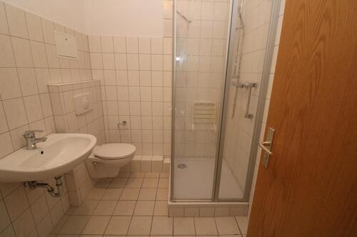 Foto - Mit Highspeed ins neue Zuhause...2-RW mit Aufzug, Dusche u. Balkon!!!