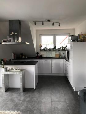 Foto - Helle DG-Wohnung, 3 ZK, Tageslichtbad, Balkon, Wärmepumpe,80qm