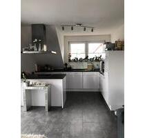 Helle DG-Wohnung, 3 ZK, Tageslichtbad, Balkon, Wärmepumpe,80qm - Ober-Olm