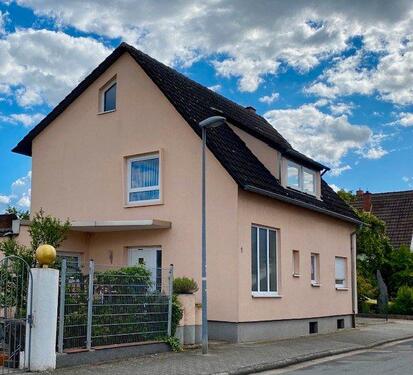 Foto - Großzügiges freistehendes 1-2 Familienhaus mit Garten und Garage