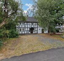 Fachwerk-Haus mit großem Grundstück 2204 m², 148 m² Wohnfläche - Weyerbusch