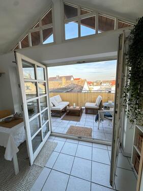 Foto - Seltenheit in Eschborn: Vorderhaus und 3-stöckiges Hinterhaus