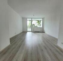 Schöne 3-Zimmer-Erdgeschoss-Wohnung mit Balkon! - Essen Stadtbezirk VII