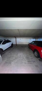 Foto - Tiefgarage ab April - 80,00&nbsp;EUR Miete,