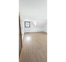 3- Raum Dachgeschoßwohnung mit Klimaanlage und Stellplatz - Jessen (Elster)