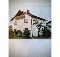 Freistehendes Zweifamilienhaus mit Doppelgarage und großem Garten - Gammelshausen