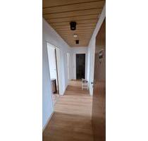 Helle Dachgeschosswohnung mit Einbauküche in Duisburg-Walsum