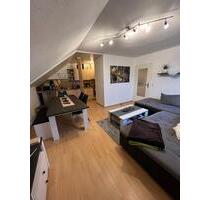 Ruhig gelegene Zwei Zimmer-Dachgeschosswohnung 65 qm² - Hof Neuhof