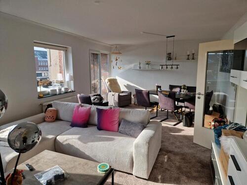 Foto - Helle 70m² große Wohnung mit zwei Balkonen, Küche u.Einbauschrank