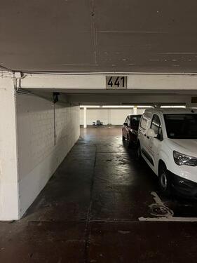 Foto - Parkplatz zur Untermiete - 100,00 EUR Miete,
