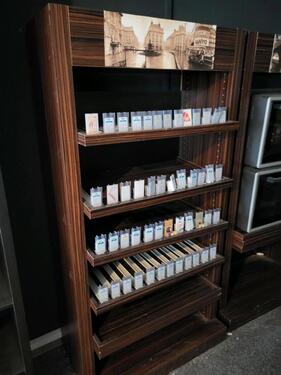 Foto - Zigarettenregal - 200,00 EUR Kaltmiete,