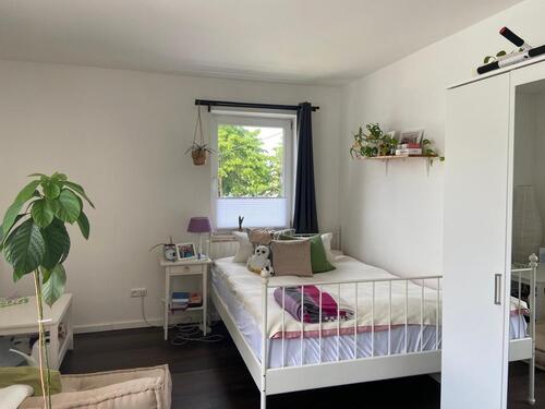 Foto - Helles WG-Zimmer in Gräfelfing – 20 min Hbf – ruhige grüne Lage –