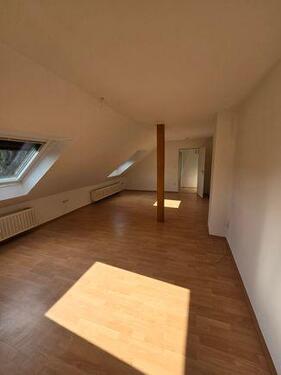 Foto - renovierte DG Wohnung im ruhigen und gepflegten Umfeld + EBK