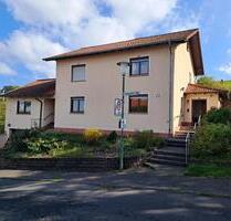 Einfamilienhaus mit Einliegerwohnung in Eiterfeld-Ortsteil