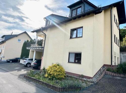 Foto - Großzügiges Drei-Familienhaus mit Garage & mehreren Stellplätzen