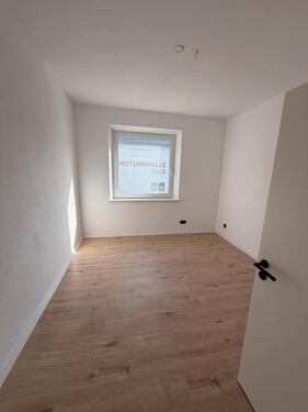 Foto - Erstbezug nach Sanierung! 3 - Zimmer Wohnung