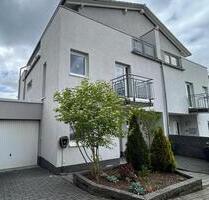 Doppelhaushällfte mit Terrasse, Garage und Garten - Enkenbach-Alsenborn Doppelhaushällfte mit Terrasse, Garage und Garten - Enkenbach-Alsenborn