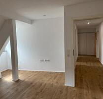 Dachgeschosswohnung, 63739 Aschaffenburg - Hösbach