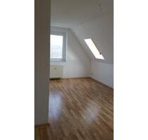 Gemütlich Wohnen unterm Dach - 300,00 EUR Kaltmiete, in Ranis (PLZ: 07389)
