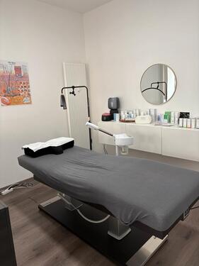 Foto - Kosmetikraum in Giessen - 650,00 EUR Kaltmiete, ca.  120,00 m²