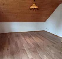 3 Zimmerwohnung in einem Zweifamilienhaus - Münsingen