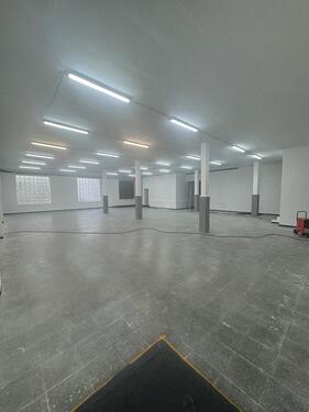 Foto - Lager, halle - 3.000,00&nbsp;EUR Kaltmiete, ca.&nbsp; 370,00&nbsp;m&sup2;