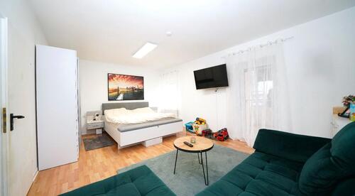 Foto - Schicke, voll möblierte 2-Zimmer Wohnung mit Balkon im 1. OG in H