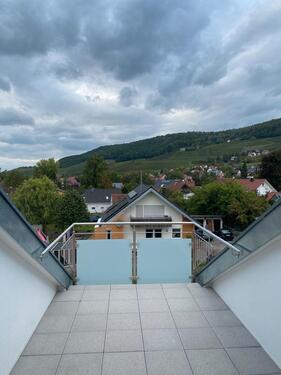 Foto - Moderne Dachgeschosswohnung mit Loggia, Einbauküche + Stellplätze