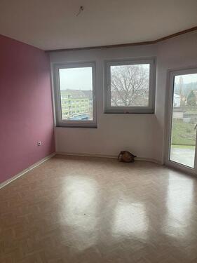 Foto - Ab sofort 3 Zimmer Wohnung 61qm, Aufzug, Balkon, max. 2 Personen