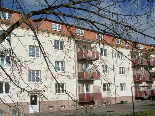 Foto - Frisch nach Sanierung! - 396,00&nbsp;EUR Kaltmiete, ca.&nbsp; 82,08&nbsp;m&sup2;