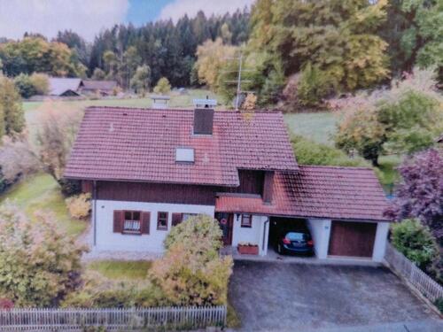 Foto - Einfamilienhaus zu vermieten - 1.150,00&nbsp;EUR Kaltmiete, ca.&nbsp; 130,00&nbsp;m&sup2;