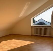 Charmante 3 12 Zimmer DG-Wohnung in Ulm-Jungingen