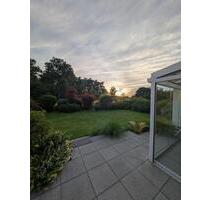 Hochwertig modernisierte 3-Zimmer-Wohnung mit Kamin und traumhaftem Garten in einzigartiger Lage - Norderstedt Glashütte