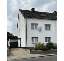 Modernisiertes Zweifamilienhaus mit großem Garten und Pool - Duisburg Hochheide