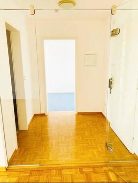 Foto - Privat! Lichtdurchflutete Zwei-Zimmer-Wohnung