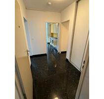 2-Zimmerwohnung teilmöbliert mit Balkon und Tiefgaragenstellplatz - Berlin Charlottenburg-Wilmersdorf