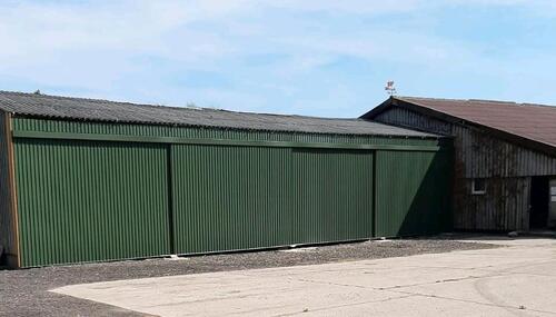 Foto - Stellplätze , Hallenplätze zu vermieten