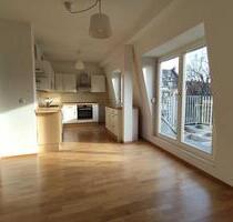 Ruhige, helle 4-Zimmer-Maisonette-Wohnung mit Balkon in Karlsruhe