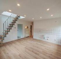 Frisch renovierte, exklusive Maisonettewohnung mit Galerie, Kamin - Berlin Reinickendorf