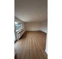 Modernisierte 4-Zi-Wohnung (OG) mit Balkon, EBK und Gäste-WC - Mutlangen