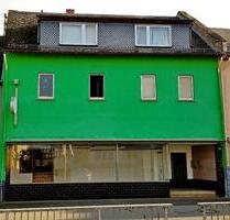 Großes Haus mit Wohnungen, LadenBüro in Miehlen, Renditeobjekt - Holzhausen an der Haide