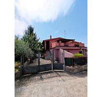 Wohnung in einer Villa mit privatem Garten, Pool, Blick auf Rom. - Stolberg (Rhld.) Gressenich