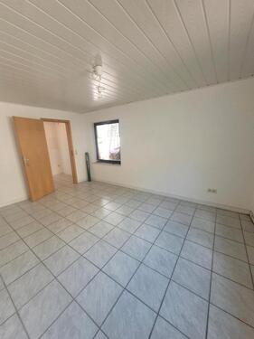 Foto - Erdgeschoßwohnung in Neustadt an der Weinstraße zur Miete