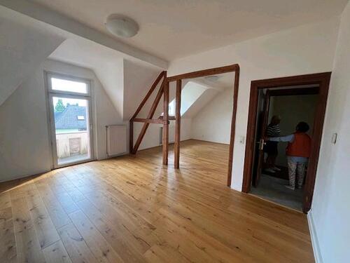Foto - Charmante 2,5 Zimmerwohnung in Eller mit schöner Dachbalkenoptik