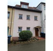 EinfamilienhausReihenhaus - 94.000,00&nbsp;EUR Kaufpreis, ca.&nbsp; 90,00&nbsp;m&sup2; in Eisleben (Lutherstadt) (PLZ: 06295)