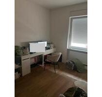 Eine WG Zimmer 16m - 500,00&nbsp;EUR Kaltmiete, ca.&nbsp; 16,00&nbsp;m&sup2; in Stein (PLZ: 90547)