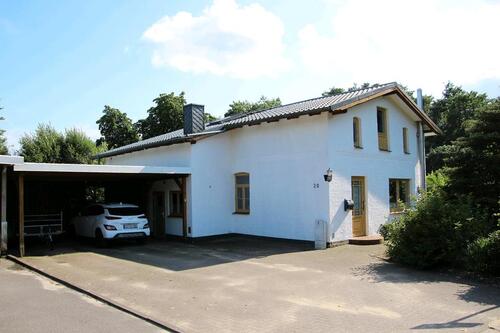 Foto - Charmantes Einfamilienhaus mit großem Grundstück in Warringholz