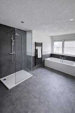 Foto - Haus mit viel Platz, 2 Badezimmern sowie großer Garage